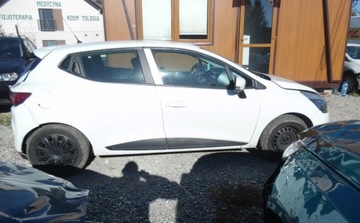 Renault Clio IV Hatchback 5d ENERGY dCi 90KM 2015 Renault Clio 2015r, 1.5DCI, Uszkodzony tyl i delikatnie przod. Jezdzi, zdjęcie 17