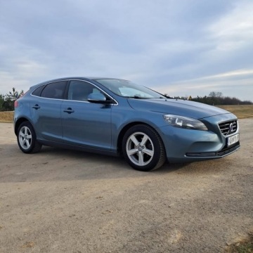 Volvo V40 II Hatchback 1.6 D2 115KM 2014 Volvo V40 D2 Momentum 1.6, zdjęcie 1