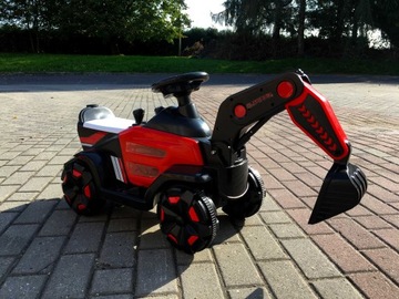 Детский экскаватор на аккумуляторах. Передвижной ковш.