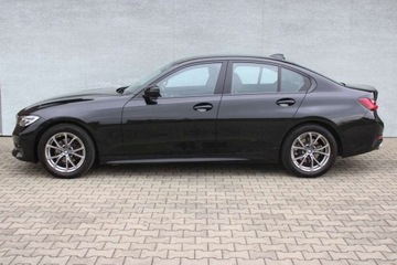 BMW Seria 3 G20-G21 Limuzyna 2.0 318i 156KM 2022 BMW Seria 3 Oferta Dealera BMW M-Cars 2.0 Benzyna 156KM, zdjęcie 3