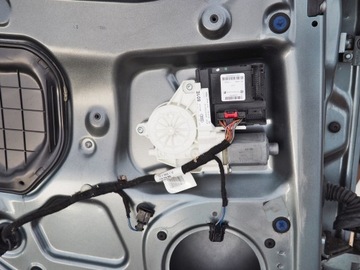 AUDI A3 8P 2003-12 5-D PANT DVEŘE LEVÝ ZADNÍ HORNÍ SPODNÍ