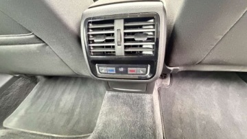 Volkswagen Passat B8 Variant 2.0 TDI BlueMotion SCR 150KM 2016 Volkswagen Passat Raty 2.0 tdi 150KM Bez adblue DSG 115tys km Duza Navi Ka, zdjęcie 32