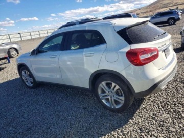 Mercedes GLA I Off-roader 2.0 250 211KM 2015 Mercedes-Benz GLA 2015 MERCEDES-BENZ GLA 250 4MATIC 2.0 Benzyna 211KM, zdjęcie 2