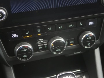 Skoda Octavia III Liftback Facelifting 2.0 TSI  190KM 2019 Skoda Octavia 2.0 TSI, Salon Polska, Serwis ASO, zdjęcie 11