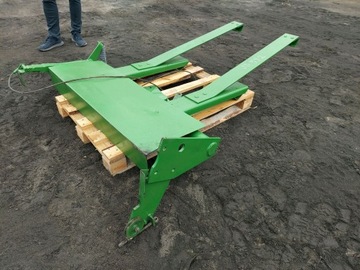 КОЛЯСКА ДЛЯ ТЮКОВ КРУГЛЫЙ ПРЕСС-ПОДБОРЩИК JOHN DEERE 592