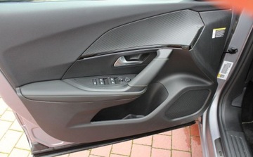 Peugeot 2008 II SUV Facelifting 1.2 PureTech 130KM 2024 Peugeot 2008 GT EAT8 2024 Od RiA 1.2 Benzyna 130KM, zdjęcie 12