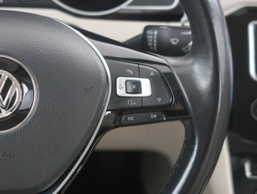 Volkswagen Passat B8 Variant 1.4 TSI BlueMotion Technology ACT 150KM 2016 VW Passat 1.4 TSI, Salon Polska, Serwis ASO, zdjęcie 16