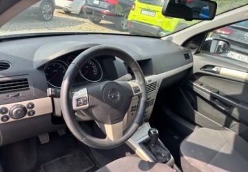 Opel Astra H Kombi 1.7 CDTI ECOTEC 100KM 2008 Opel Astra Po wymianie rozrzadu 1.7 Diesel 100KM, zdjęcie 12