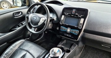 Nissan Leaf I Hatchback 5d Facelifting Elektryczny 109KM 2016 Nissan Leaf ELEKTRYCZNY KAMERA grzana kierownica NAJBOGATSZA WERSJA su, zdjęcie 35