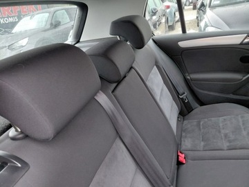 Volkswagen Golf VI Hatchback 5d 1.6 TDI-CR DPF BlueMotion 105KM 2011 Volkswagen Golf Klimatronik Podgrzewane fotele 2xPDC Sensor Alu 1.6 Diesel, zdjęcie 14