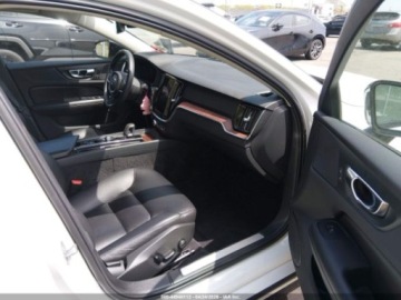 Volvo S60 III 2022 Volvo S60 Momentum 2022 2.0 Benzyna 247KM, zdjęcie 9