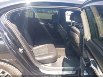 BMW Seria 7 G11-G12 2020 BMW Seria 7 750i xDrive 2020 4.4l 4.4 Benzyna 523KM, zdjęcie 12