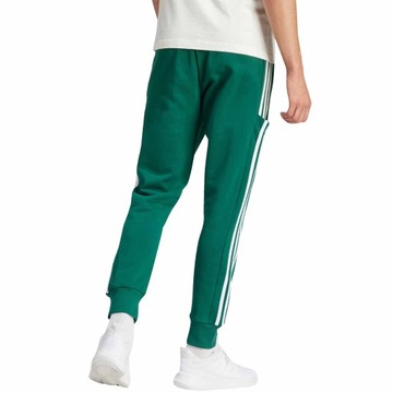 ADIDAS ESSENTIALS 3-STRIPES IS1392 SPODNIE MĘSKIE DRESOWE BAWEŁNA ZIELONE