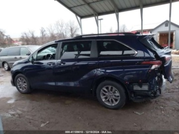 Toyota Sienna III 2024 Toyota Sienna Le, 2024r., 4x4, 2.5L 2.5 Benzyna 189KM, zdjęcie 5