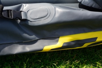 Поврежденный надувной каяк с веслами Intex Explorer K2