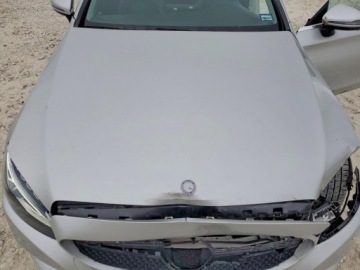 Mercedes Klasa C W205 2017 Mercedes-Benz Klasa C 2017 MERCEDES-BENZ C 300 4MATIC 2.0 Benzyna 241KM, zdjęcie 10