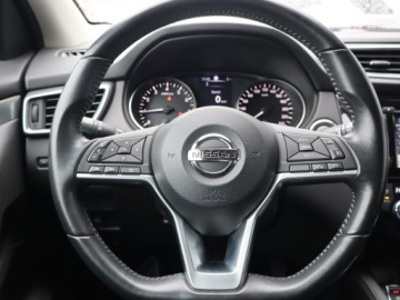 Nissan Qashqai II Crossover 1.2 DIG-T 115KM 2017 Nissan Qashqai 1.2 DIG-T, Automat, Navi, Klima, zdjęcie 12