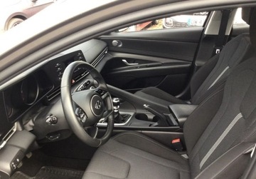 Hyundai Elantra VII Sedan 1.6 MPI 123KM 2021 Hyundai Elantra wersja 1.6 Smart, Multifunkcyjna kierownica, Czujniki park, zdjęcie 4