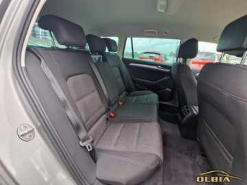Volkswagen Passat B8 Variant 2.0 TDI BlueMotion SCR 150KM 2017 Volkswagen Passat Full Led Masaze Radar Kamera 2.0 Diesel 150KM, zdjęcie 23