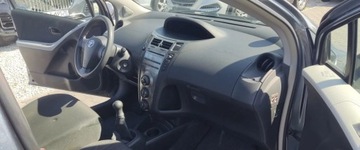 Toyota Yaris II Hatchback 5d 1.0 VVT-i 69KM 2010 Toyota Yaris benz ,bezwypadek ,ks serwis,zadbana,klimatyzacja Benzyna 69KM, zdjęcie 10