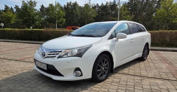 Toyota Avensis III Wagon Facelifting 2.0 D-4D 124KM 2015 Toyota Avensis SALON Navi, KAMERA przebieg wpisuje na fakturzeOrg.lakier1w, zdjęcie 2