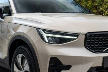Volvo XC40 Crossover Facelifting 2.0 B3 163KM 2026 Volvo XC 40 Plus Dark B3 Mild Hybrid Benzyna, zdjęcie 8