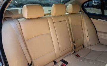 BMW Seria 5 F10-F11 Limuzyna Facelifting 535i 306KM 2014 BMW Seria 5 BMW SERIA 5 VI (F07F10F11) 535 xDrive 306KM 3.0 Benzyna 306KM, zdjęcie 20