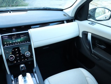 Land Rover Discovery Sport SUV 2.0 TD4 150KM 2019 Land Rover Discovery Sport eD4, Salon Polska, zdjęcie 7