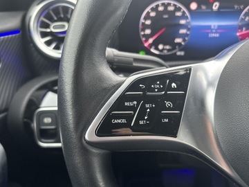 Mercedes Klasa A W177/V177 Hatchback Facelifting 1.3 200 163KM 2023 Mercedes-Benz A 200 Podgrzewana kierownica/ Ambien, zdjęcie 26