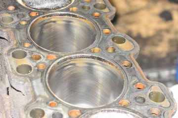 BLOK SPODEK MOTORU HŘÍDEL G4JS HYUNDAI SANTA FE 1 I 2.4 16V 150 KM 04-13