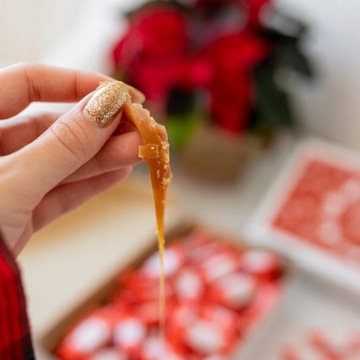 KRÓWKI NA WALENTYNKI 1 KG 3 WZORY do wyboru Słodki Prezent Pełen Miłości