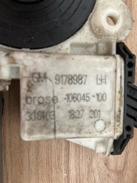 MOTOR REGULACE OKNO DVEŘE PŘEDNÍCH OPEL VECTRA C 2002 9178987