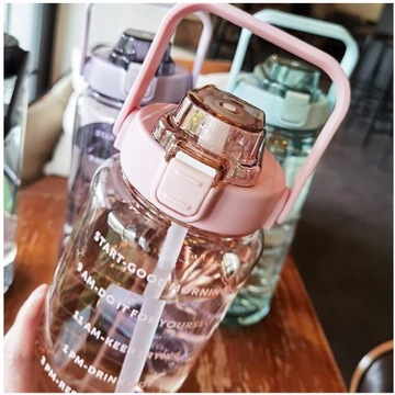 2 litrowa butelka na wodę ze słomką