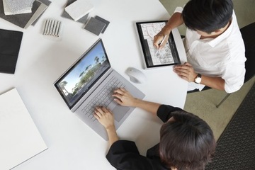 Ноутбук Microsoft Surface Book 2 13,5 дюйма, Intel Core i7, 8 ГБ/256 ГБ, серебристый
