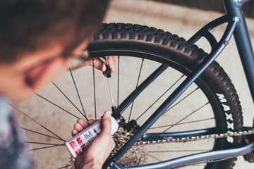 Спрей для ремонта камер дорожных велосипедных покрышек