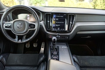 Volvo XC60 II Crossover D3 150KM 2018 Volvo XC 60 R-Design Czujniki park. Tempomat Klima 2strefowa HAK FV23, zdjęcie 16