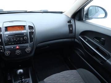 Kia Ceed I Hatchback 5d Facelifting 1.6 DOHC CVVT 126KM 2009 Kia Ceed 1.6 CVVT, Salon Polska, GAZ, HAK, Klima, zdjęcie 7