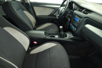 Toyota Avensis III Sedan Facelifting 2015 2.0 D-4D 143KM 2017 Toyota Avensis 2.0 D-4D, Salon Polska, VAT 23%, zdjęcie 6