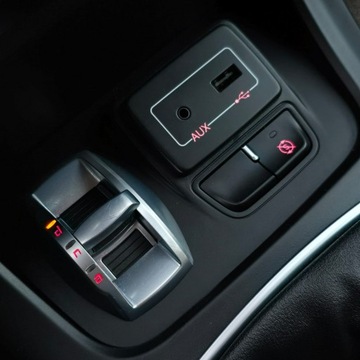 Alfa Romeo Giulietta Nuova II Hatchback 5d Facelifting 1.6 JTDM-2 120KM 2015 Alfa Romeo Giulietta 1.6 120KM JTDM 16V Sport, zdjęcie 36