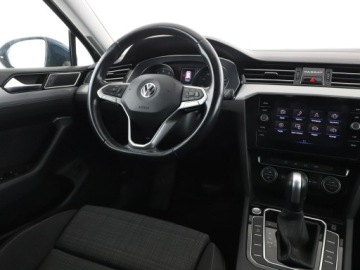 Volkswagen Passat B8 Variant Facelifting 1.5 TSI EVO 150KM 2020 Volkswagen Passat Business automat climatronic, zdjęcie 15