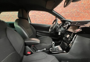 DS 3 Hatchback Facelifting 2016 1.2 PureTech 110KM 2016 Citroen DS3 Biala perla Klima Alu Kamera cofania Gwarancja w cenie Warszaw, zdjęcie 12