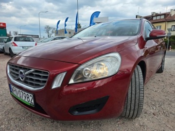 Toyota Auris I Hatchback 5d Facelifting 1.8 HSD 136KM 2011 Volvo V60 I 2.0 163 KM jasne skóry szyberdach alufelgi gwarancja, zdjęcie 1