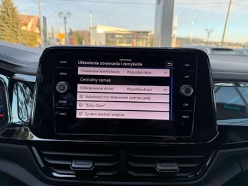 Volkswagen T-Roc I SUV Facelifting 2.0 TSI 190KM 2022 Volkswagen T-Roc 2.0 TSI DSG 4MOTION 190KM STYLE Kamera ACC Matrix ASO Sal, zdjęcie 24