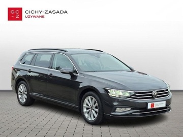 Volkswagen Passat B8 Variant Facelifting 2.0 TDI SCR 200KM 2022 Volkswagen Passat serwis ASO 2.0TDI 200KM bezwypadkowy pakiety AppConnect, zdjęcie 6