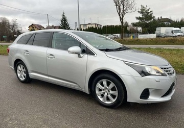 Toyota Avensis III Wagon Facelifting 2015 1.6 Valvematic 132KM 2016 Toyota Avensis 1,6 Benz. 132 KM, Zadbany 1.6 Benzyna 132KM, zdjęcie 4