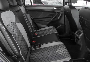 Volkswagen Tiguan II SUV Facelifting 2.0 TDI 200KM 2022 Volkswagen Tiguan 2.0 TDI 200KM R-Line 4Motion DSG Kamery 360 stopni Harma, zdjęcie 11