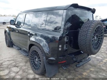 Land Rover Defender IV (L663) 2024 Land Rover Defender 110 P525 V8 2024 5.0l 5.0 Benzyna 518KM, zdjęcie 3