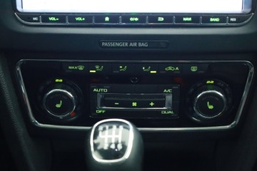 Skoda Superb II Outdoor 1.6 TDI CR DPF 105KM 2014 Skoda Superb 1.6 TDI, Skóra, Klima, Klimatronic, zdjęcie 9