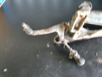 ПОДНОЖКА YAMAHA XJ 600 КРЕПЛЕНИЕ РЫЧАГА ПЕРЕДАЧ