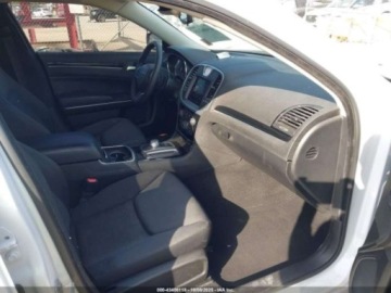 Chrysler 300C II 2023 Chrysler 300 2023 Chrysler 300 Touring RWD 3.6 Benzyna 292KM, zdjęcie 11